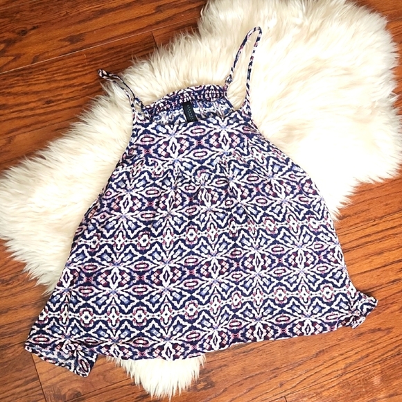 Aeropostale Tops - Aeropostle Abstract Pattern Swing Tabk Top